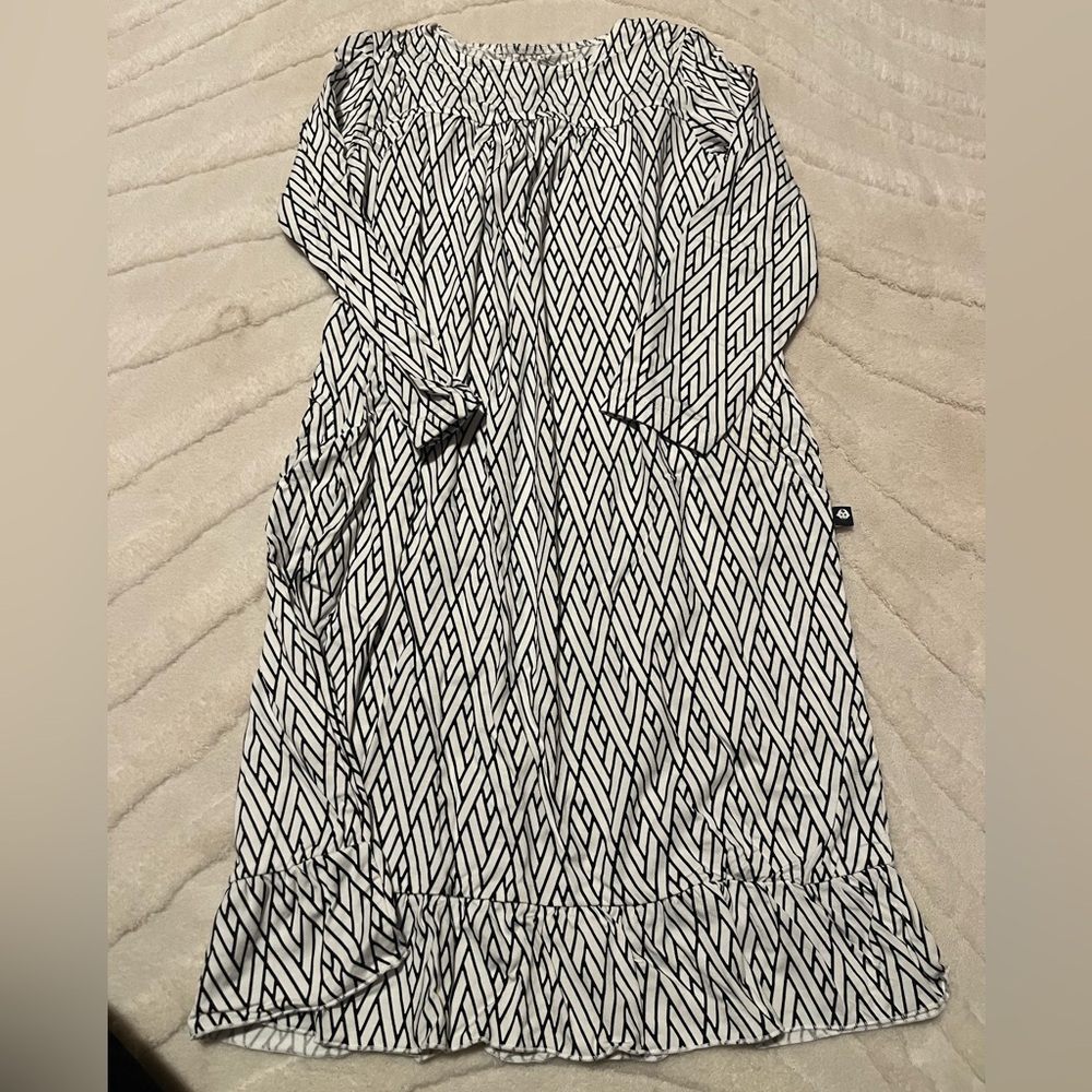 Stylish Long Sleeve Black and White Kids Dress